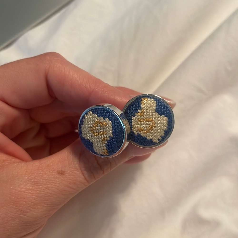 Smathers and  Branson yellow lab cuff links